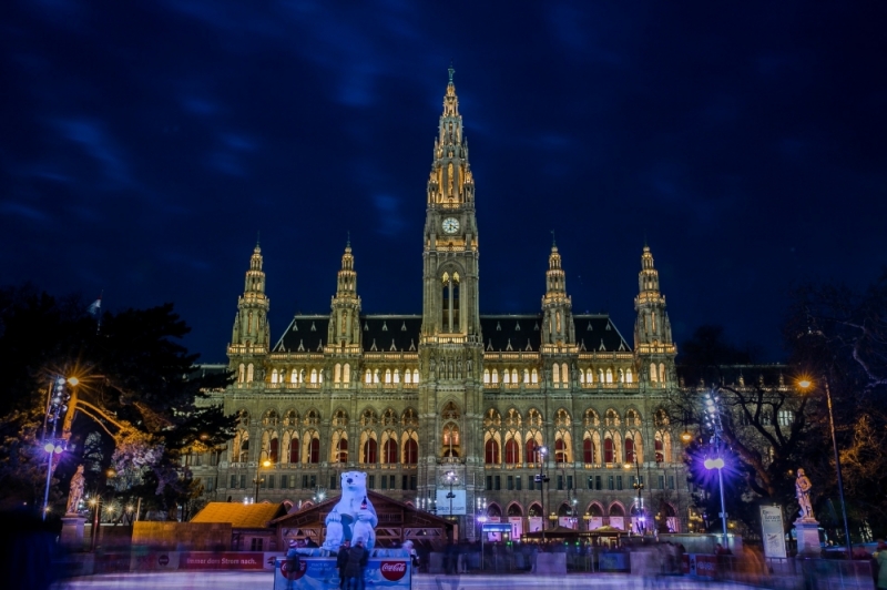 Rathaus - Municipio di Vienna - Foto di Phillip Kofler da Pixabay 